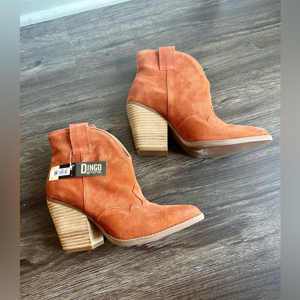 Nwt - Dingo Women's Rust Color Suede Booties - Sz 10